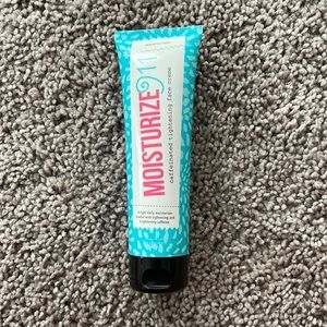 Perfectly posh moisturize